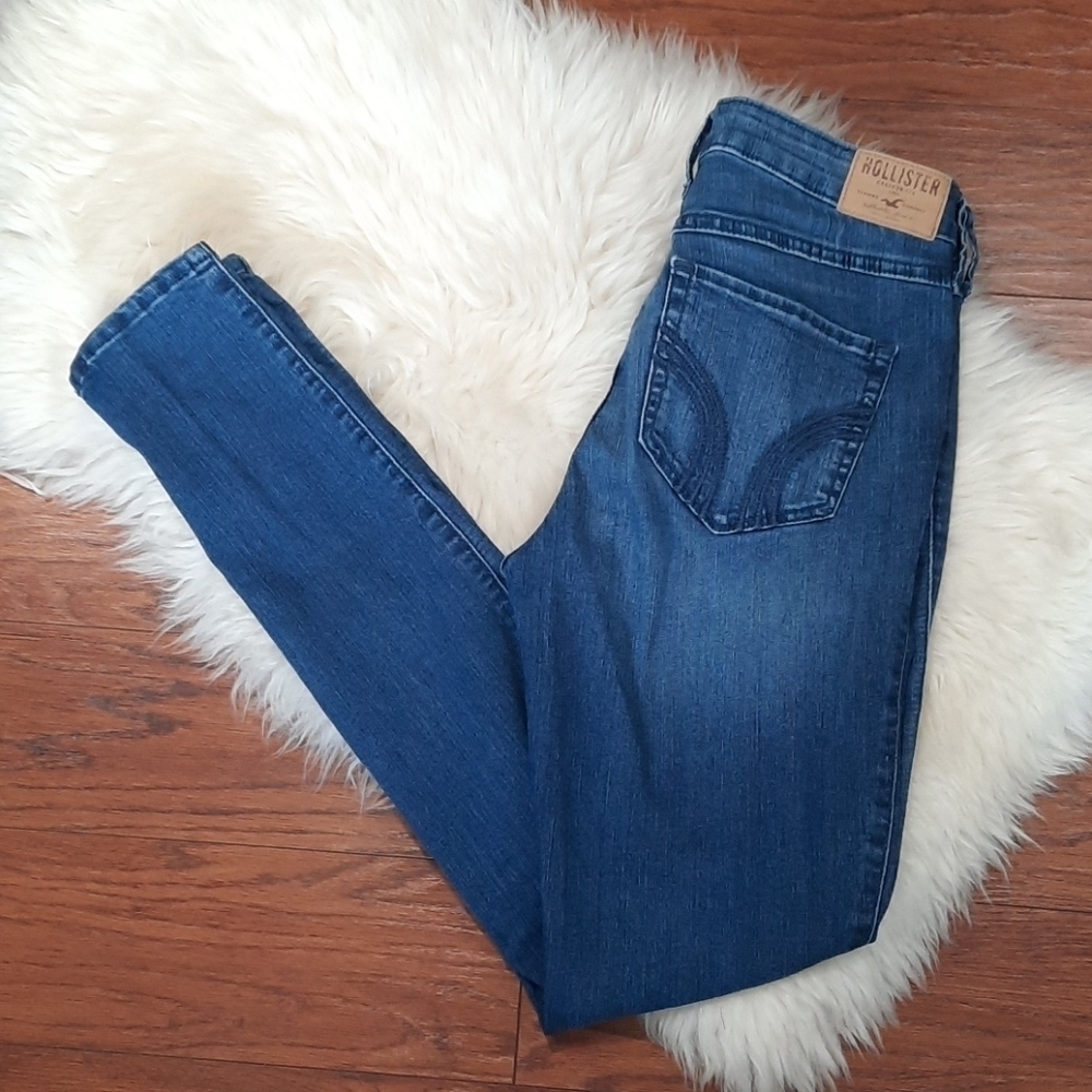 Hollister Skinny Distressed Jeans - Picture 2 of 4